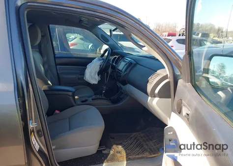 2014 Toyota Tacoma Prerunner V6 z USA, uszkodzony, nr VIN 5TFJU4GN3EX060998